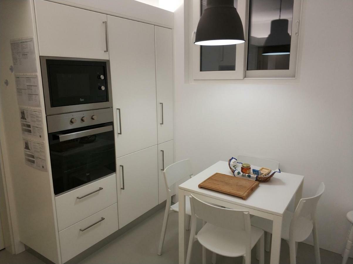 Lila'S Beach Apartment São Roque Eksteriør billede